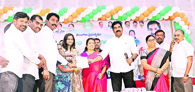 దీపావళి నాటికి గృహ ప్రవేశాలు