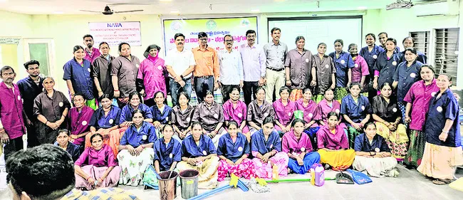పాఠశాలలను పరిశుభ్రంగా ఉంచాలి