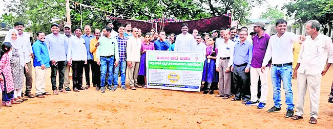 ప్రభుత్వ పాఠశాలల్లో చేరాలి