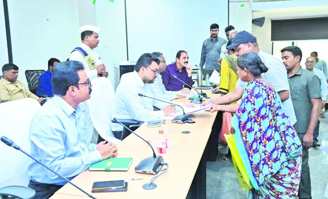 పాఠశాలల పనితీరు మెరుగుపరుస్తాం 