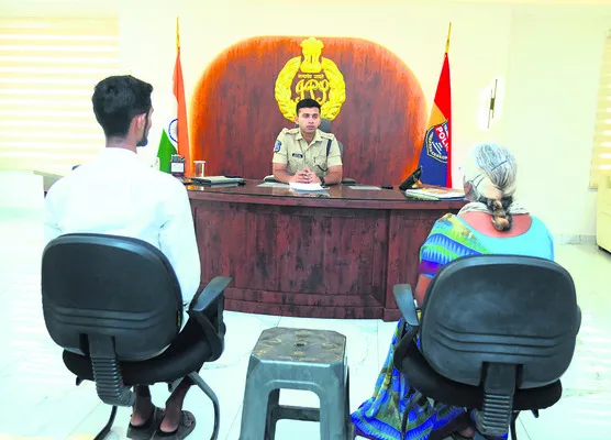 కాంగ్రెస్ కమిటీలో అగ్రస్థానం