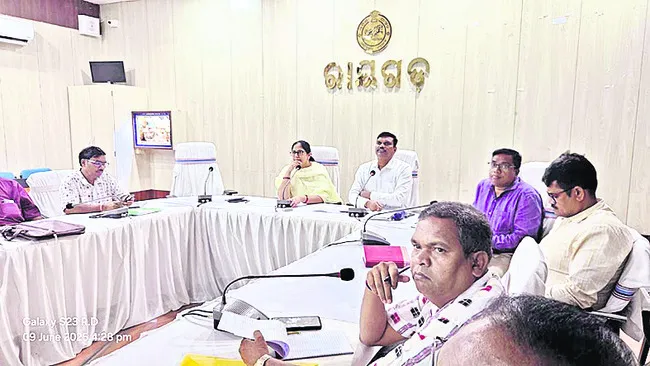అభివృద్ధిని ప్రజలకు వివరిస్తాం