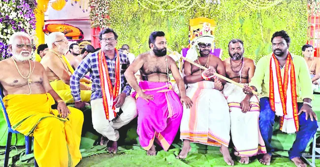 కన్నుల పండువలా శ్రీపుష్పయాగం
