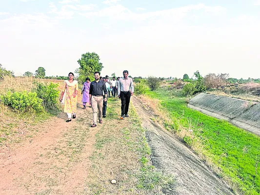 ప్రాజెక్టులు, కాలువలు పరిశీలన