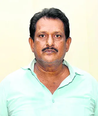 సారూ.. ఆదుకోరూ..
