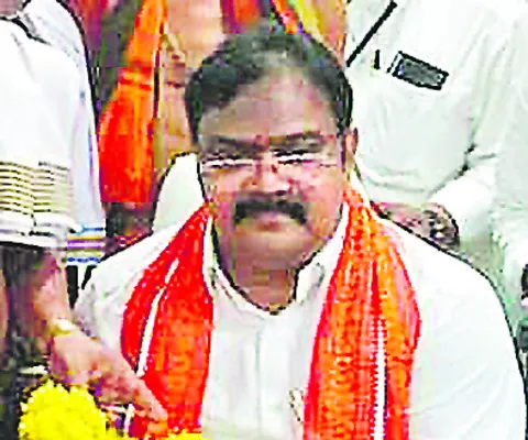 దేవదాయశాఖ రాజమహేంద్రవరం ఆర్జేసీగా త్రినాథరావు