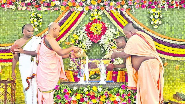 ఘనంగా పాణిహాటి మహోత్సవం