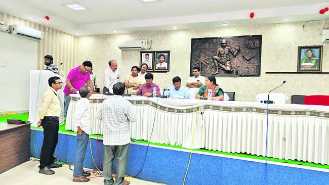రాజకీయ సిఫార్సులకే పెద్దపీట?