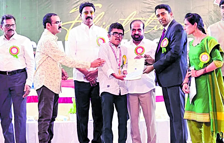 Awards to 4168 students across the state