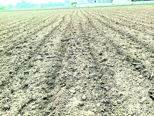 పత్తాలేని వర్షాలు