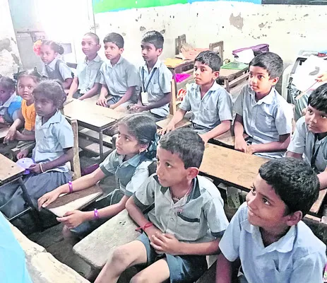 స్కూళ్లలో ఉచిత ప్రవేశాలకు గండి