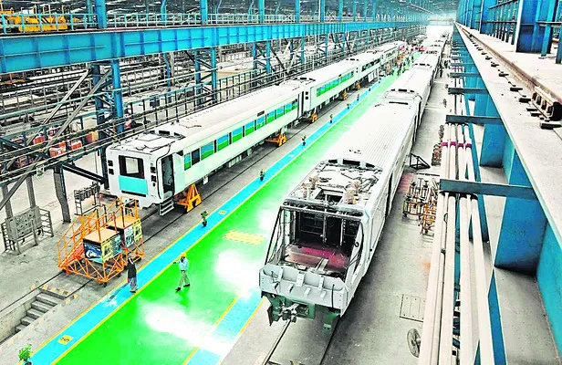 ఐసీఎఫ్లో ఆటోమెటిక్ డోర్ ఈఎంయూ