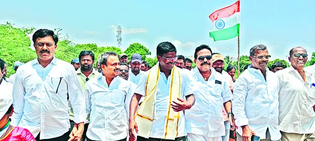 ఆర్డీటీ మూతపడితే చరిత్ర హీనులవుతారు 