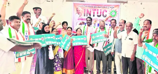 కార్మికుల హక్కుల సాధన కోసం నిరంతర పోరాటం