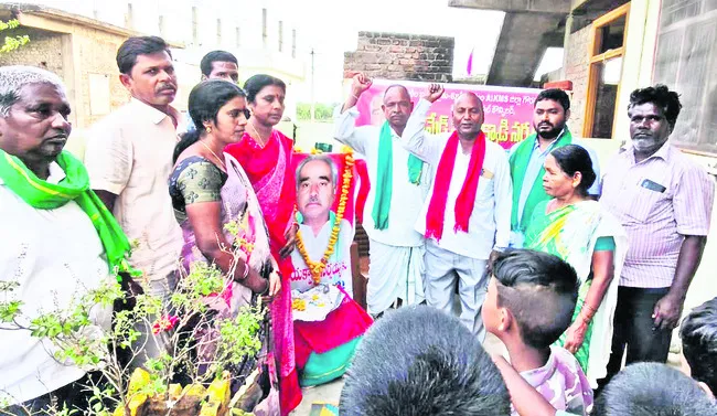 ‘నర్సయ్య స్ఫూర్తితో ఉద్యమాలు’
