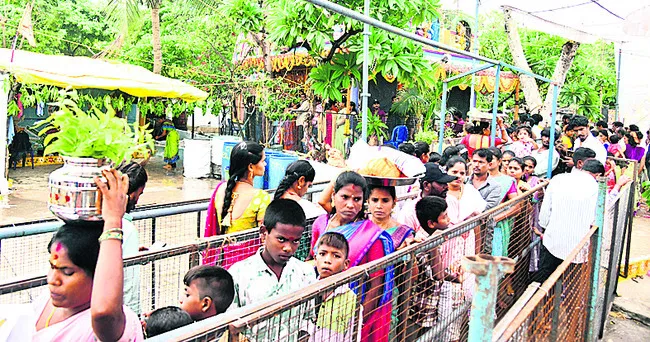 మమ్మేలు మాతల్లి.. గంగమ్మ తల్లి