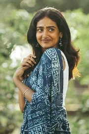 Tourist Family Actress Yogalakshmi Details7