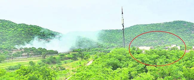 పచ్చనిగుట్టల్లో ‘చెత్త’మంటలు