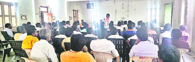 బీజేపీ బలోపేతానికి కృషి చేయాలి 