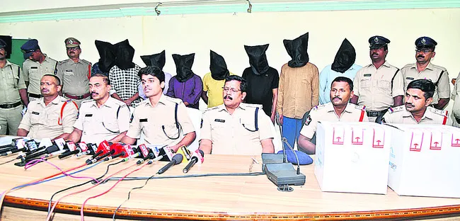 ఇంటి దొంగల పనే..