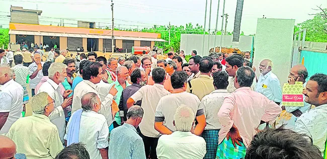 అన్నదాతల అగచాట్లు
