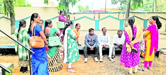 సెకండ్ ఏఎన్ఎంలను రెన్యువల్ చేయాలి
