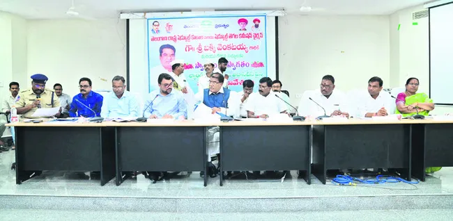 ఎస్సీ, ఎస్టీల అభ్యున్నతికి చిత్తశుద్ధితో పనిచేయాలి
