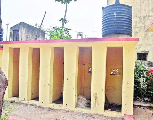 అసంపూర్తిగా నాడు–నేడు పనులు