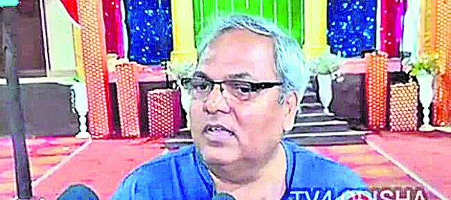 క్రికెట్ అకాడమీ పేరిట రూ. 35 లక్షలు స్వాహా