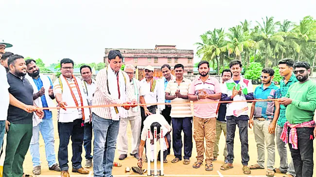 అంతర్ రాష్ట్ర క్రికెట్ టోర్నమెంట్ ప్రారంభం