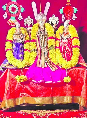 రమణీయం వేణుగోపాలుని రథోత్సవం 