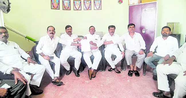 కబ్జా చేస్తే ఊరుకోం
