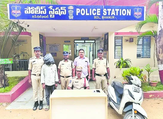 ఇంటి కోసమే పెదనాన్న హత్య