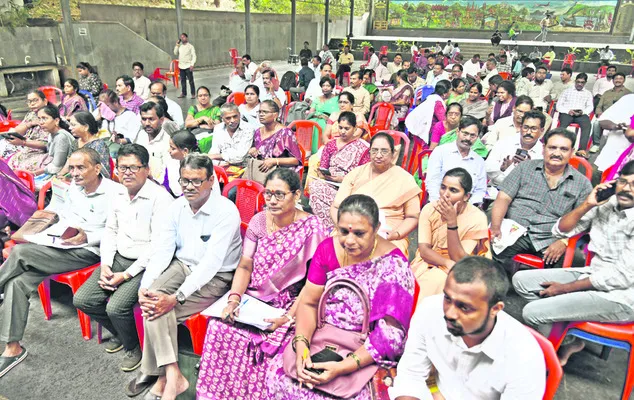 ఉపాధ్యాయుల సహనానికి పరీక్ష 