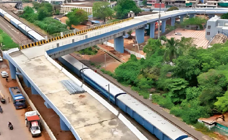 Railway Bridge with 90 Degree Turn In Bhopal