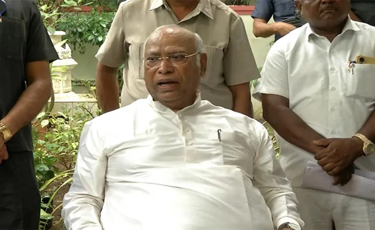 11 years 33 mistakes..Mallikarjun Kharge slams to PM Narendra Modi