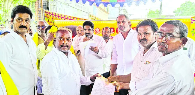 ఉపాధి హామీ పనులు పెంచండి