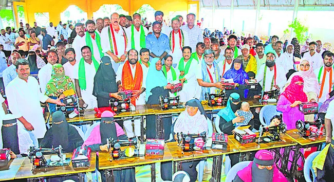 మైనార్టీల సంక్షేమానికి ప్రాధాన్యత