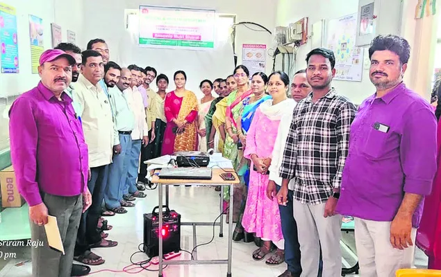 మహిళల్లో రక్తహీనత నివారణకు కృషి చేయాలి