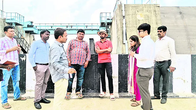 కాళేశ్వరం ప్రాజెక్టును సందర్శించిన ట్రెయినీ కలెక్టర్లు