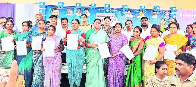 పేదలం