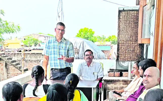 సీజనల్ వ్యాధులపై అప్రమత్తంగా ఉండాలి
