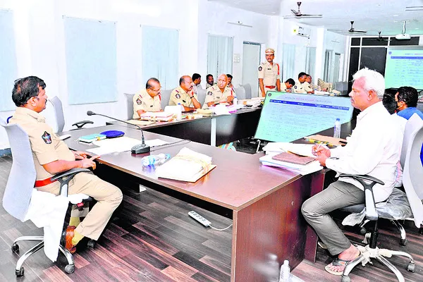 నేరస్తులకు శిక్ష పడేలా చార్జ్ షీట్లు దాఖలు చేయండి