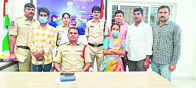 వెంట పడుతున్నాడని.. చంపేశారు