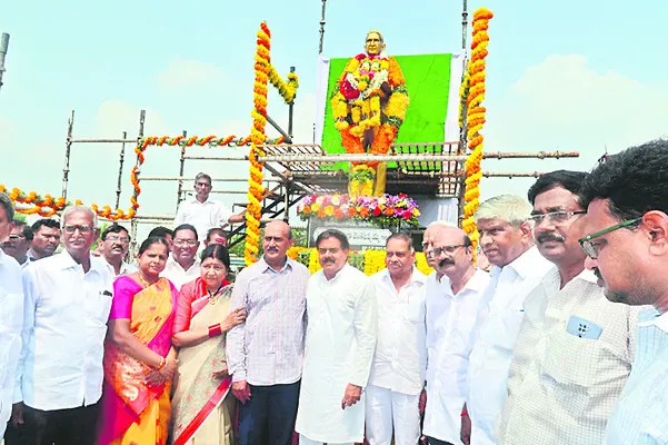 డాక్టర్ వెలగా సేవలు చిరస్మరణీయం