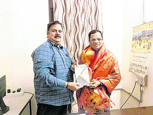 ఏయూ మీడియా అసోసియేట్ డీన్గా సాల్మన్ బెన్నీ