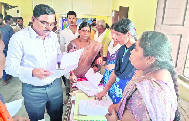 రైతులకు పారదర్శక సేవలు