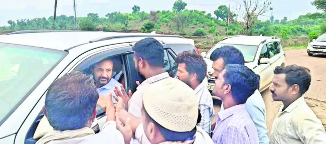 కబ్జా నుంచి చెరువును కాపాడండి