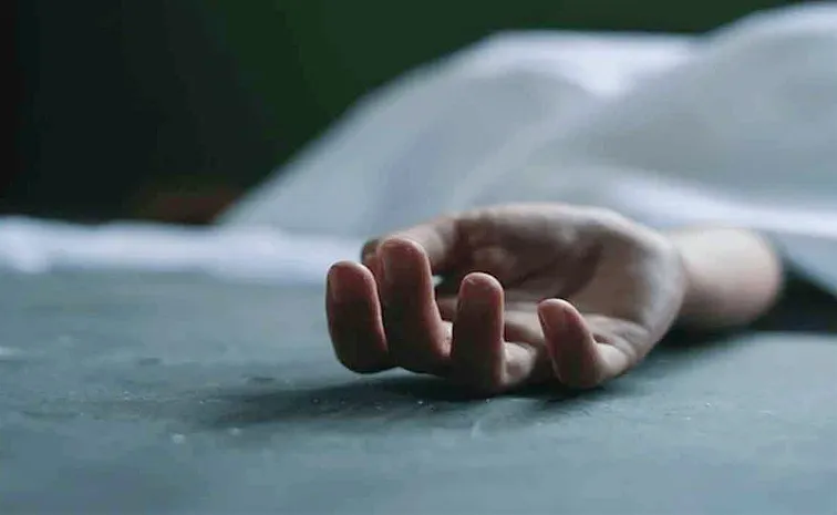 Husband Commits Suicide After Assassition Wife In Visakhapatnam