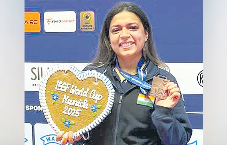 Bronze for Sift Kaur in World Cup Shooting Tournament4